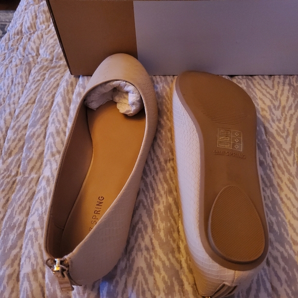 Animal print Flats sz 7 - Picture 3 of 4